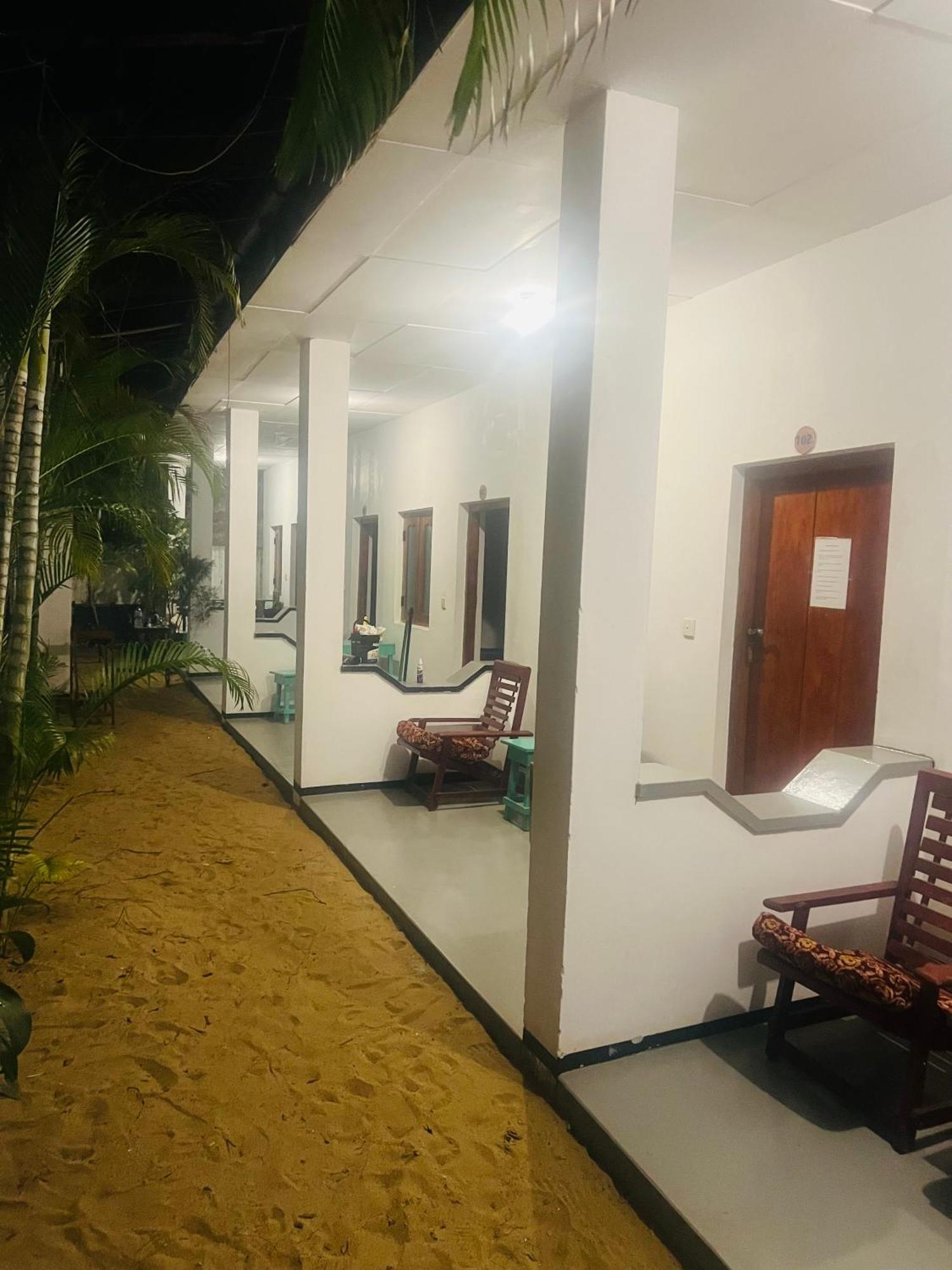 Moxy Bay Arugambay Hotel Arugam Bay Eksteriør billede